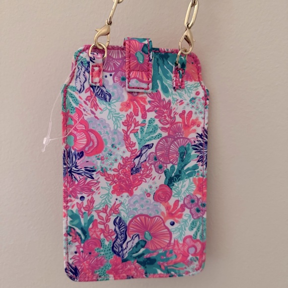 Lilly Pulitzer Kamden Phone Crossbody - Picture 4 of 8